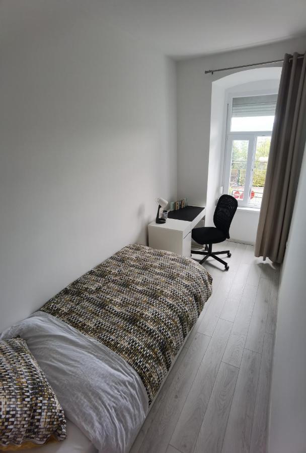 Oliver Apartment